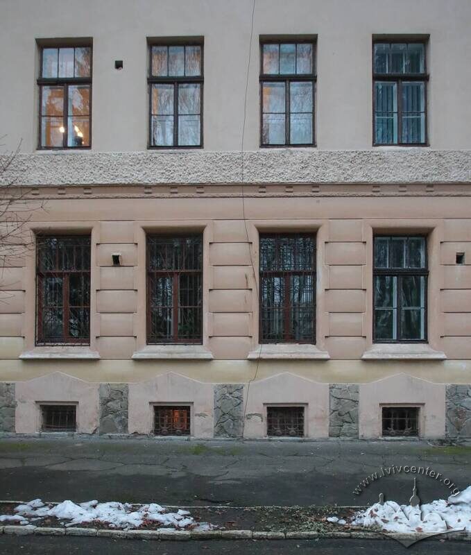 43-03-04--103-picture-13.jpg
