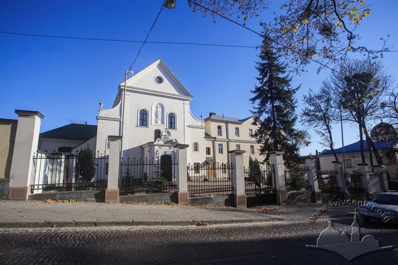 Вул. Короленка, 1.
