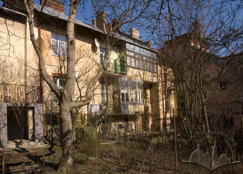 Вул. Кольберга, 6. Тильний фасад будинку