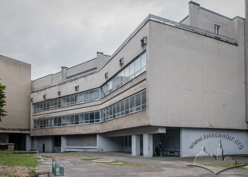 43-02-10--08-picture-6.jpg