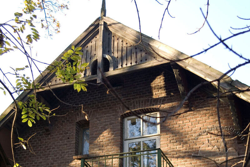 Вул. Генерала Чупринки, 21. Фрагмент північно-східного фасаду