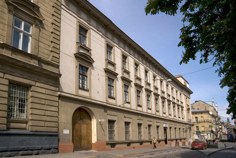 Вул. Словацького, 1. Бічний фасад з боку вул. Коперника
