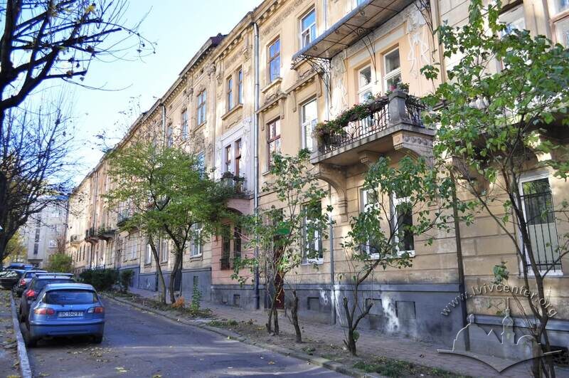 Забудова парного боку вул. Кравчука, справа скраю – будинок №6