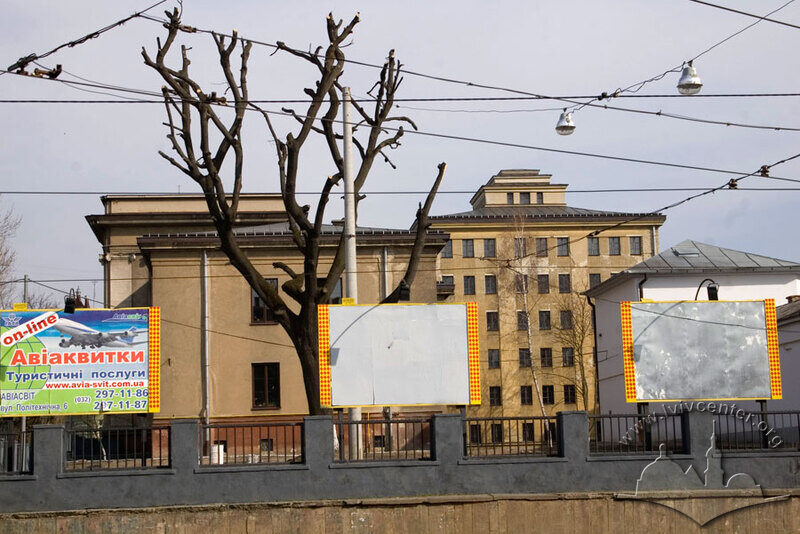Вул. Професорська, 1. Вигляд з півдня