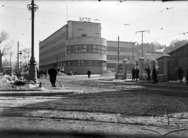 Будинок Міських закладів електричних, зведений  у 1937 році. Сьогодні приміщення Служби безпеки України.
