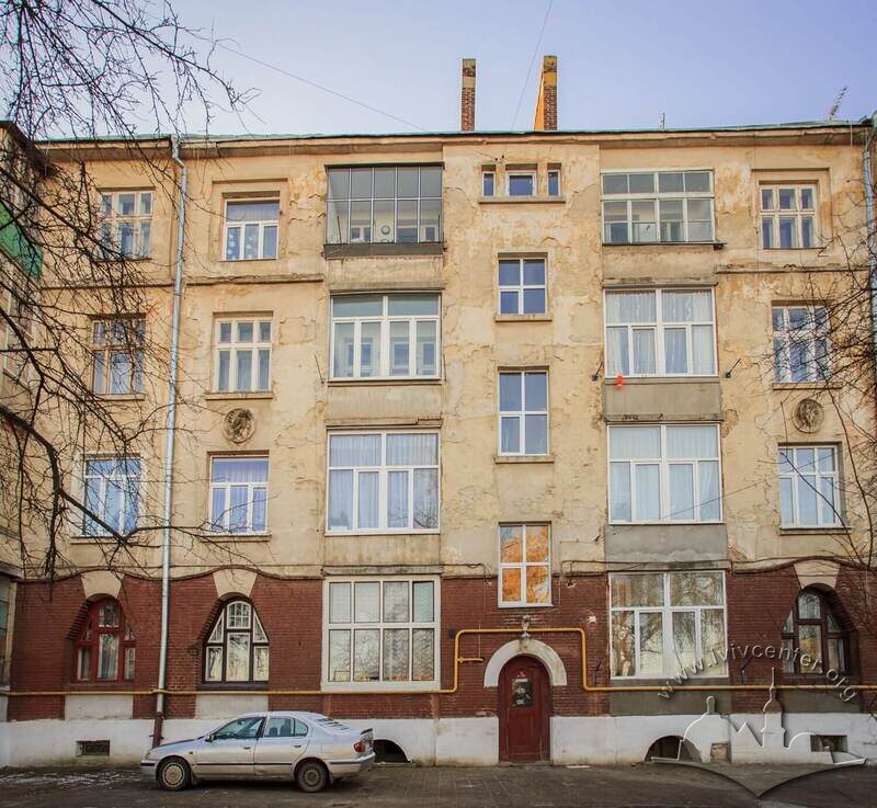 Vul. Promyslova, 31. Building constructed for tram depot workers. Part of the principal facade