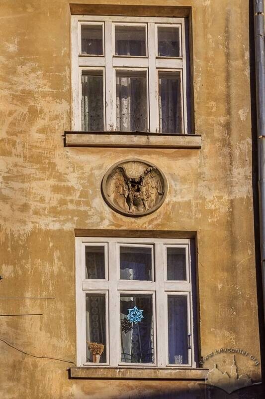 Vul. Promyslova, 33. Building constructed for tram depot workers. Detail