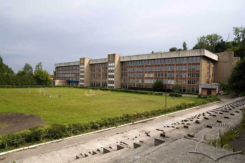 42-06-02--39a-v16.jpg