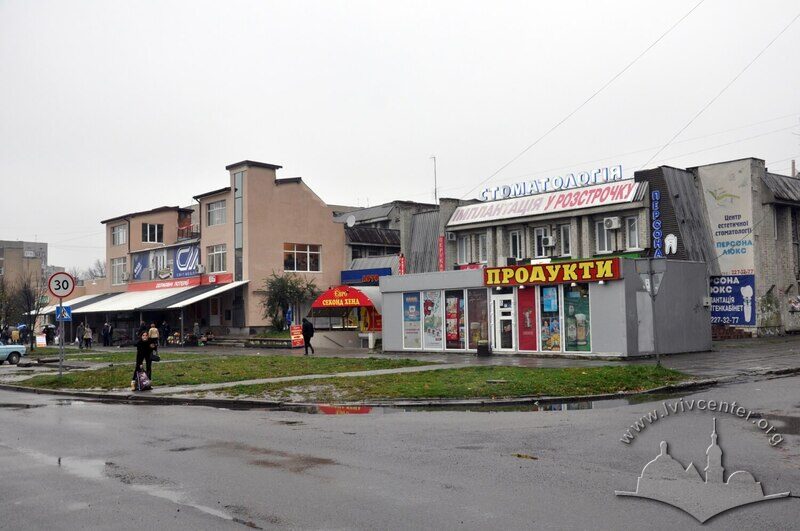 Вул. Довженка, 2-8. Бічний (східний) фасад