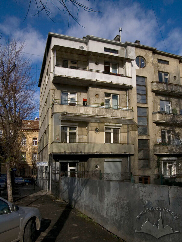 Вул. Дорошенка, 49. Фрагмент тильного фасаду