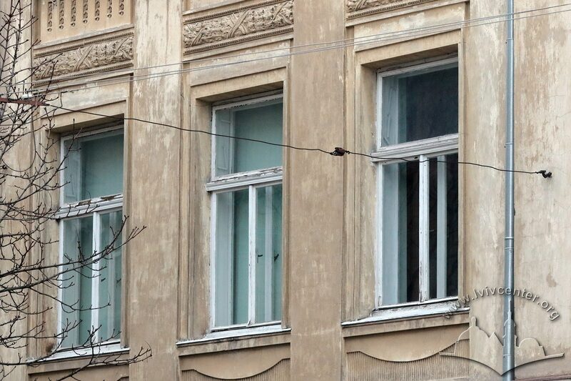 43-12-01--028-picture-5.JPG