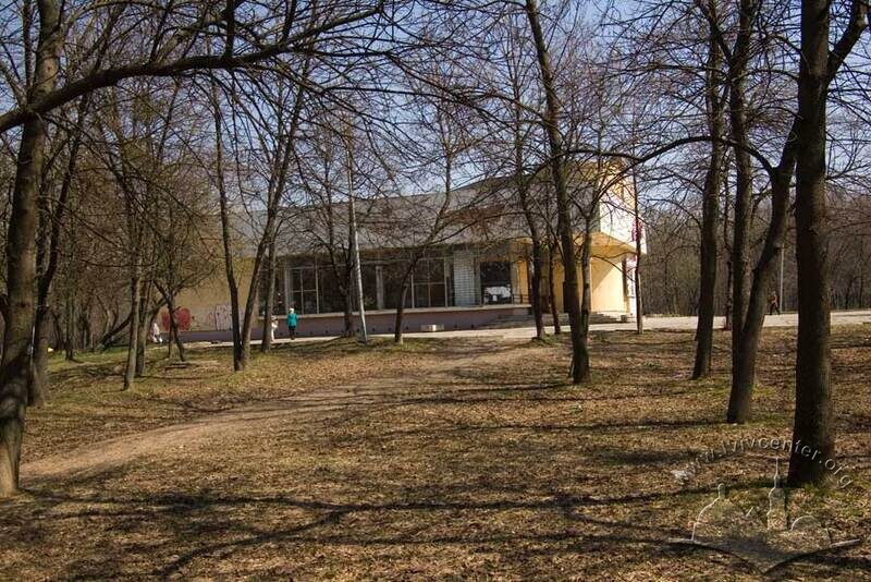 Вул. В. Великого, 14а. Західний фасад будинку