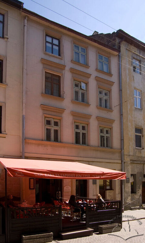 Вул. Сербська, 5. Головний фасад