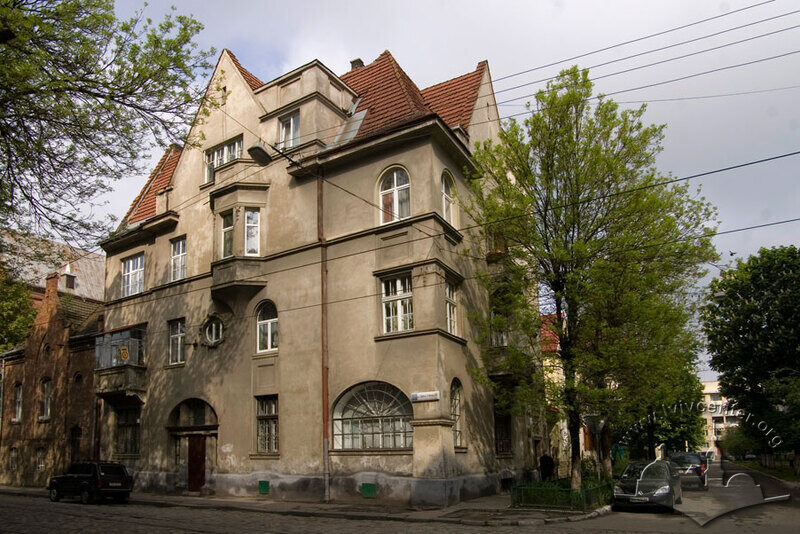 Вул. Генерала Чупринки, 68.