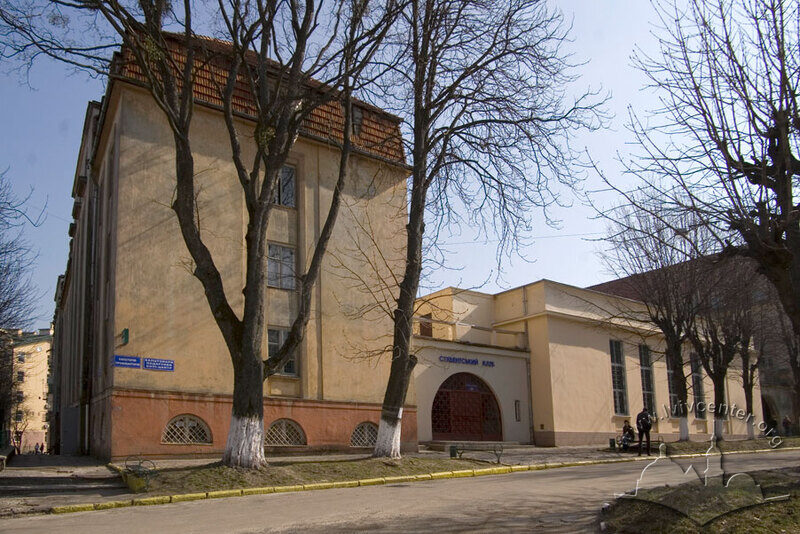 Вул. Бой-Желенського, 14. Фрагмент головного фасаду