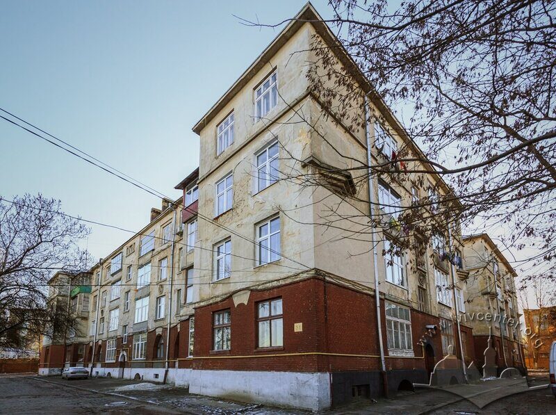 Vul. Promyslova, 31-33. Buildings constructed for tram depot workers. A view from north