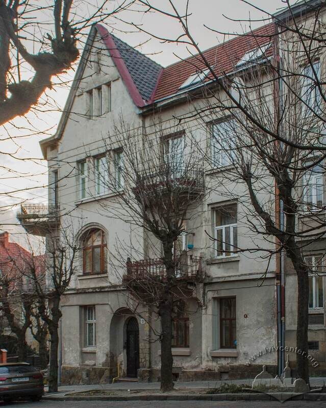 Вул. Вишенського, 13. Східний фасад