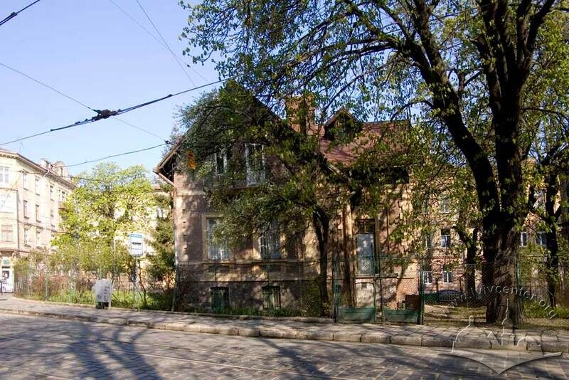 Вул. Генерала Чупринки, 21. Вид на південно-західний фасад