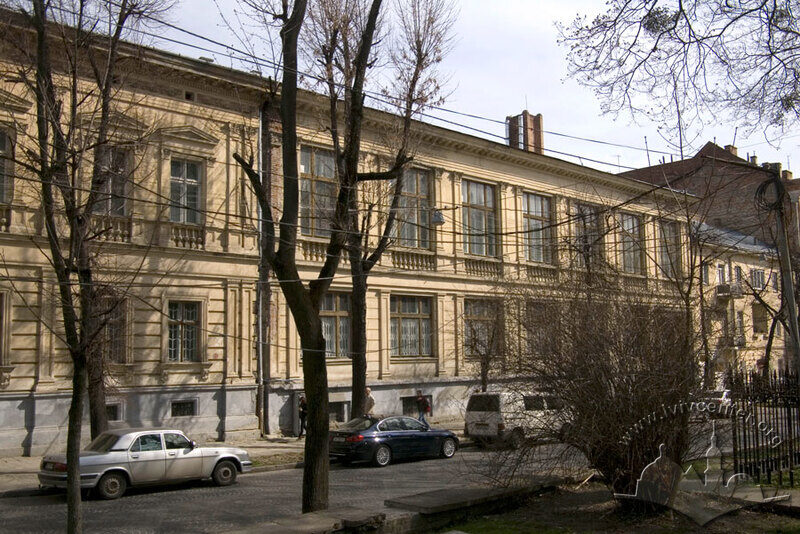 Вул. Стефаника, 7-7а - частина Львівської галереї мистецтв, головний фасад
