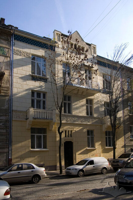 Вул. Богуна, 7. Головний фасад