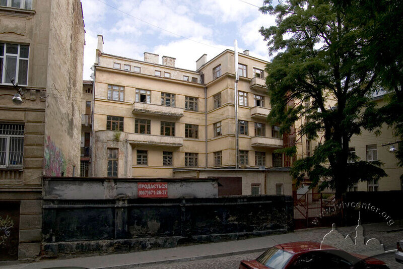 Вул. Мулярська, 2а. Тильний фасад будинку (вигляд з вул. Підмурної)