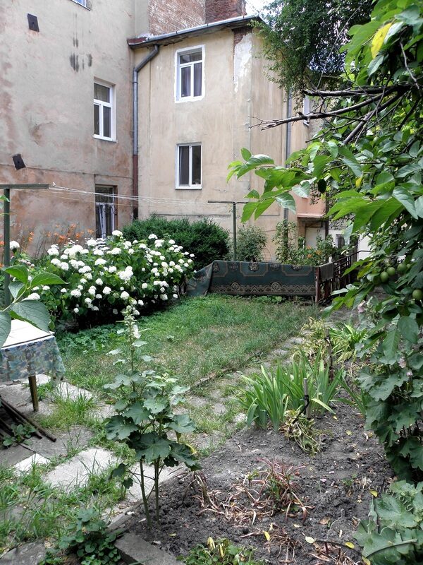 Вул. Винниченка, 28