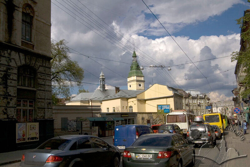 Вул. Городоцька, 32. Вид на церкву з південного заходу