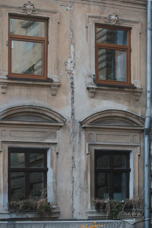 41-05-02--07-picture-5.jpg