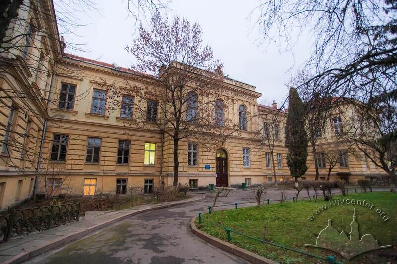 Вул. Пекарська, 52. Корпус гігєни і фармакології