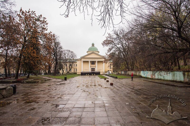 Вул. Стефаника, 2. Вигляд каплиці з вул. Коперника
