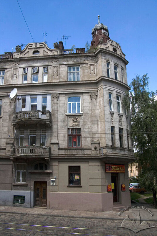 Вул. Генерала Чупринки, 60. Головний фасад (фрагмент)