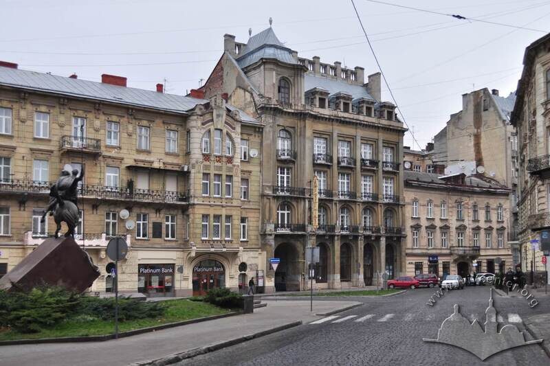 Площа Григоренка, вигляд з південно-західного кута