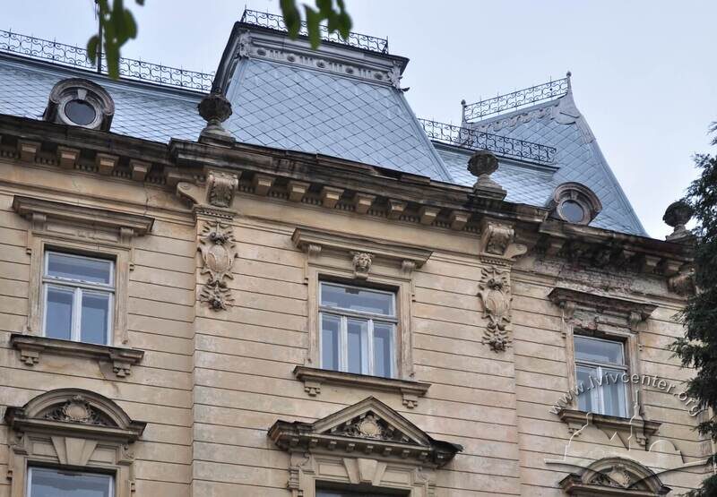 Вул. Січових стрільців, 16. Завершення фасаду з боку вул. Університетській
