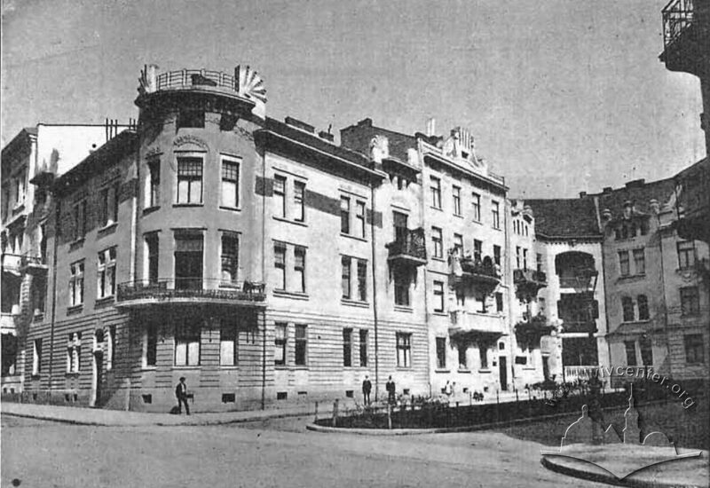 Bohomoltsia St. in 1908 just after the construction