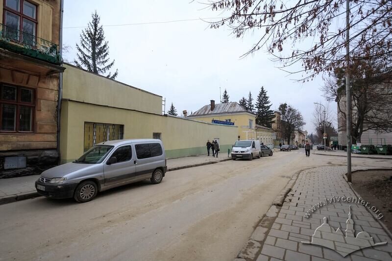 Вул. Жовківська, 11. Львівський радіоремонтний завод, раніше тут розміщувалося виробництво машин Фердинанда Пітча