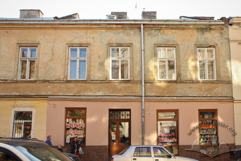 Вул. Левицького, 4. Фрагмент головного фасаду