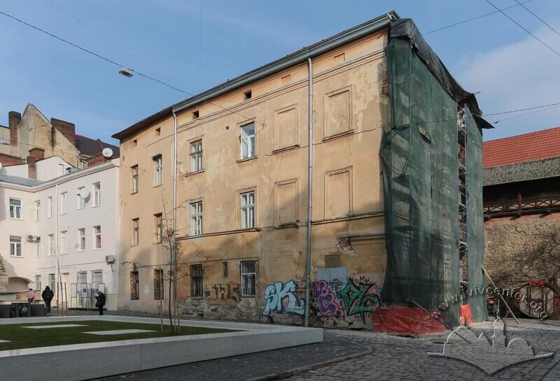 41-05-02--03-picture-2.jpg