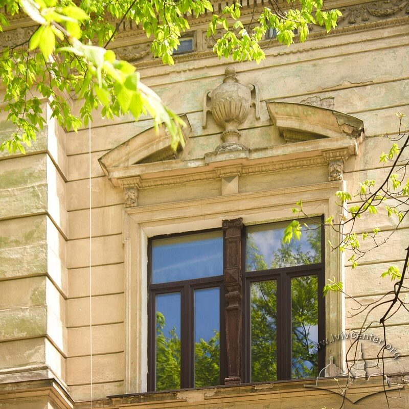 Вул. Винниченка, 28