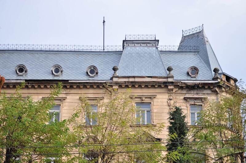 Вул. Січових стрільців, 16. Завершення фасаду з боку вул. Університетській