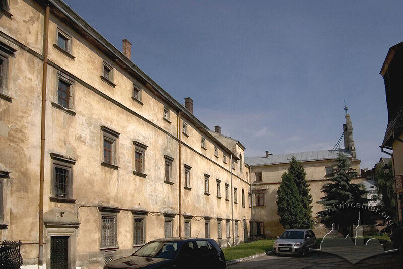 Пл. Соборна, 3. Вигляд з південного сходу, з подвір'я