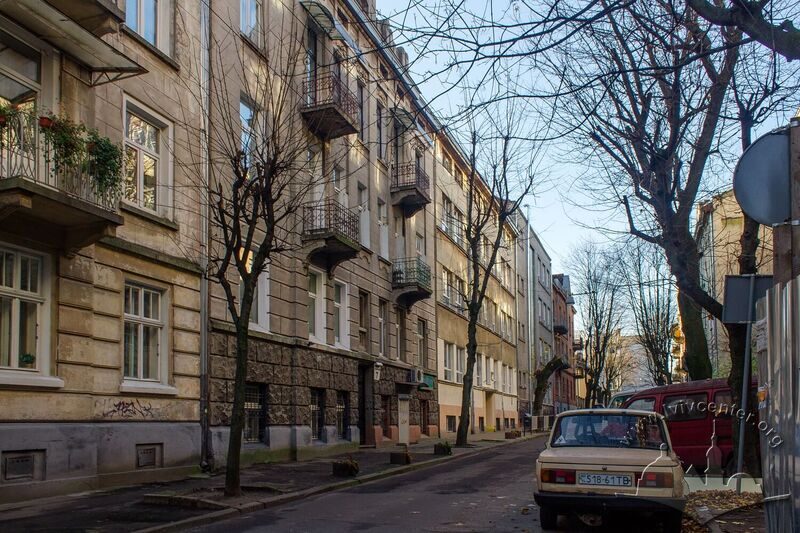 43-03-32--09-picture-3.jpg