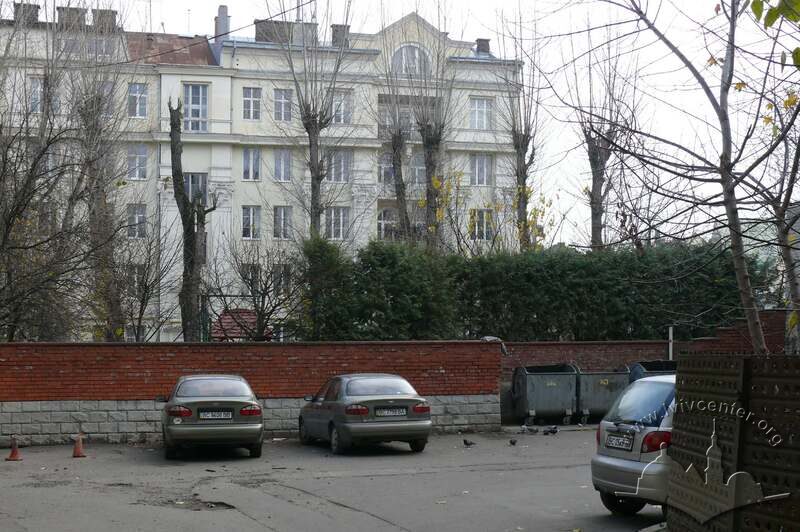 вул. Франка, 23а. Подвір'я. У подвір'ї будинку розташовувався кінотеатр "2-й літній" (1955–1970-і).