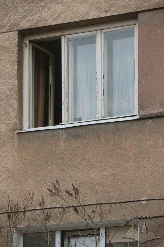 43-03-09--35a-picture-7.jpg