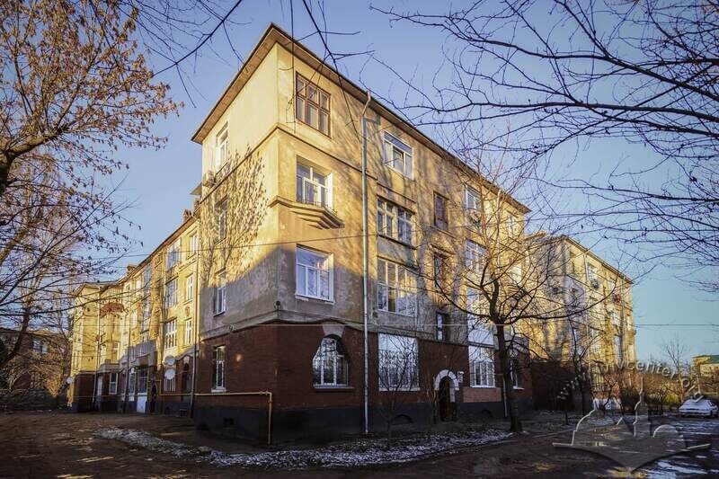 Vul. Promyslova, 31-33. Buildings constructed for tram depot workers. A view from the south
