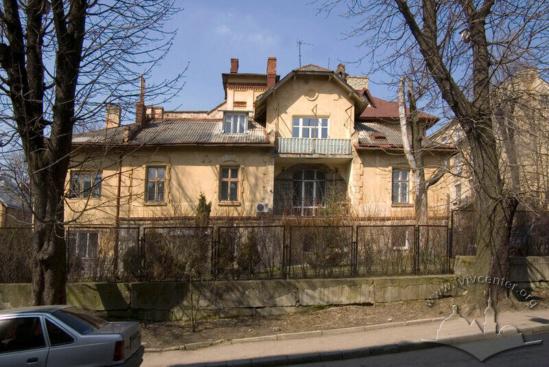 Вул. Кольберга, 8. Бічний фасад з боку вул. Котляревського