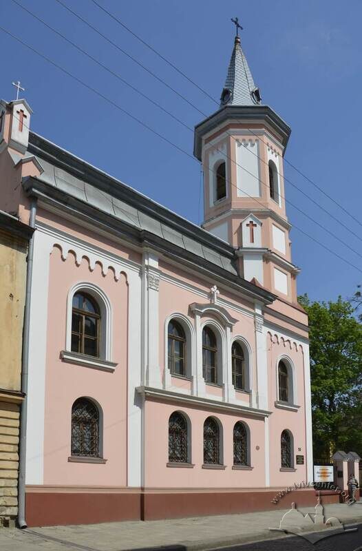 Вул. Пекарська, 59. Південний фасад церкви
