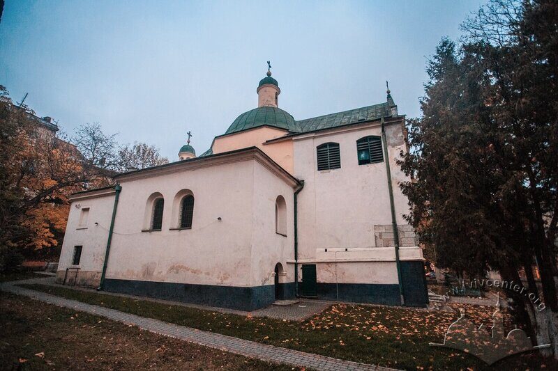 Вул. Хмельницького, 28. Південний фасад церкви