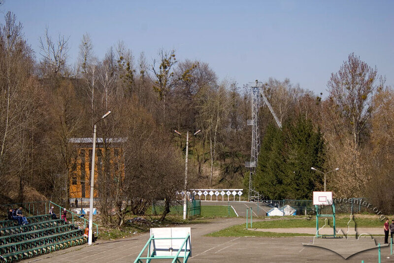 Вул. Клепарівська, 29. Стадіон на місці колишньої стрільниці