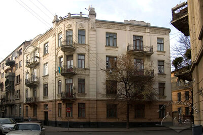 Вул. Кониського, 4а – житловий будинок