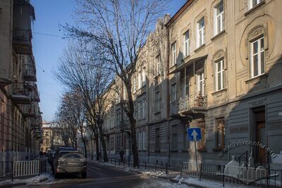Вул. Опільського, 2 – житловий будинок